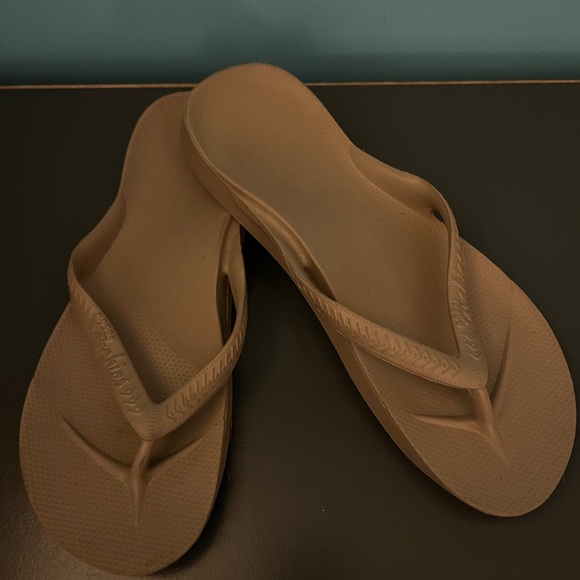 ARCHIES Footwear - Flip Flop Sandals
Women’s size 7 - Picture 2 of 6